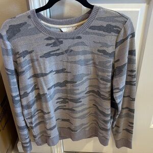 Lucky Brand’s Women’s Gray Camo Patterned Crewneck Sweater-Size M